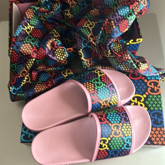 Gucci Slides limited edition super comfy and reliable - Picture 3 of 7